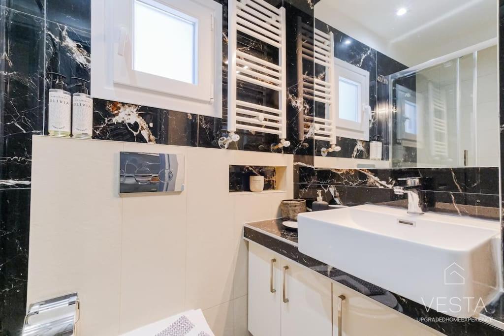 Theofilos Urban Apartment, Close To City Center เทสซาโลนิกิ ภายนอก รูปภาพ