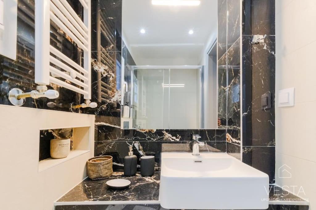 Theofilos Urban Apartment, Close To City Center เทสซาโลนิกิ ภายนอก รูปภาพ