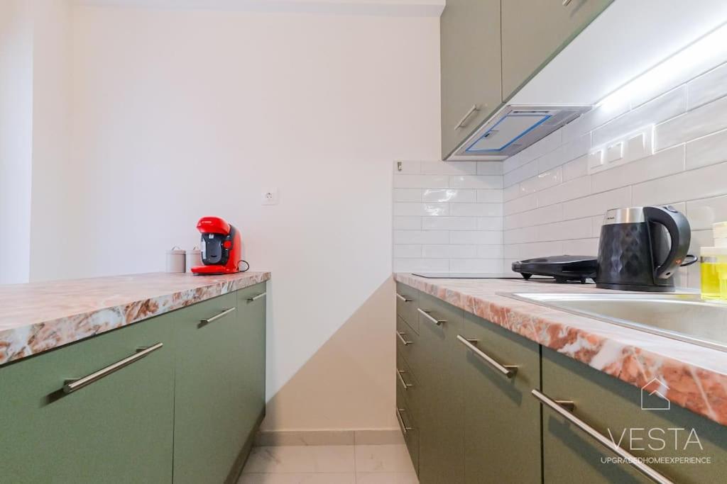 Theofilos Urban Apartment, Close To City Center เทสซาโลนิกิ ภายนอก รูปภาพ