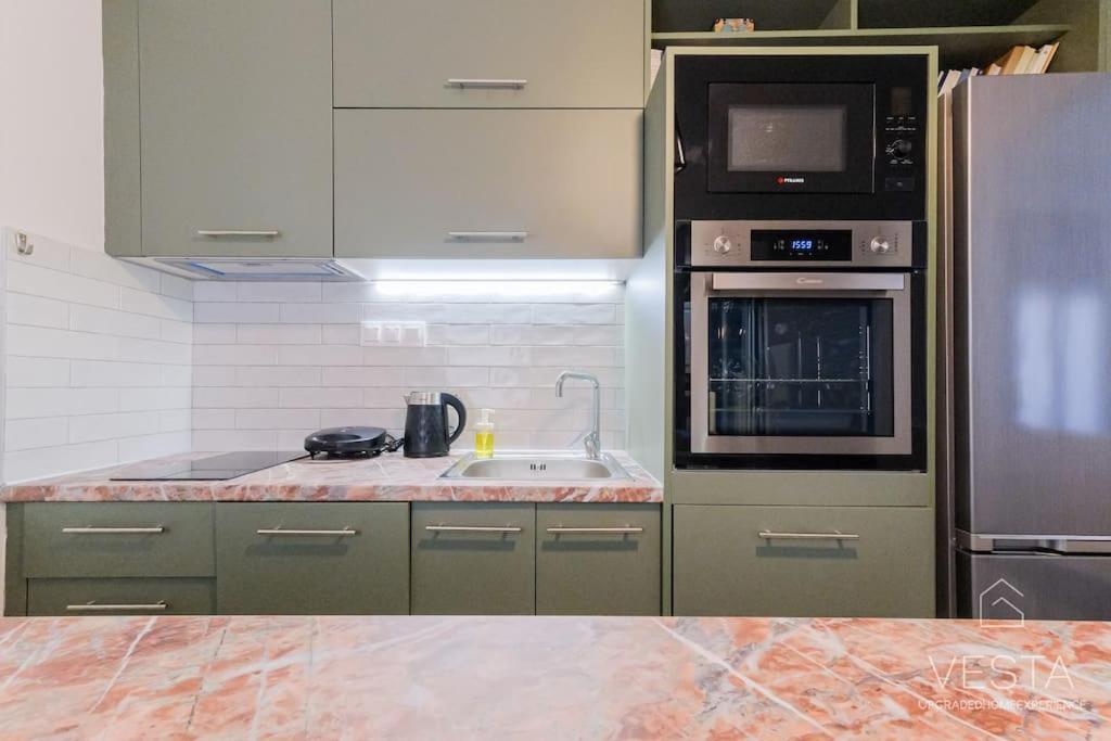 Theofilos Urban Apartment, Close To City Center เทสซาโลนิกิ ภายนอก รูปภาพ