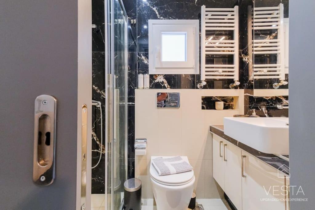 Theofilos Urban Apartment, Close To City Center เทสซาโลนิกิ ภายนอก รูปภาพ